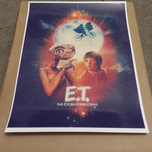 E.T. ULTRA PREMIUM GLOSSY 8.5x11 MOVIE COLOR ART WALL/LOCKER REPRINT POSTER - Picture 1 of 8